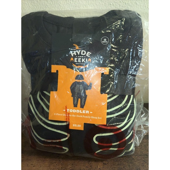 Toddler‎ Hyde and Eek Glow-In-The-Dark Skeleton Sleep Set With Hat Size 18 month - Picture 1 of 3